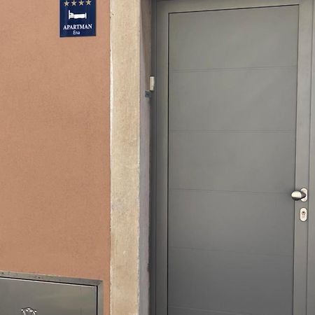 Apartment Ena Near Pula Amphitheater מראה חיצוני תמונה