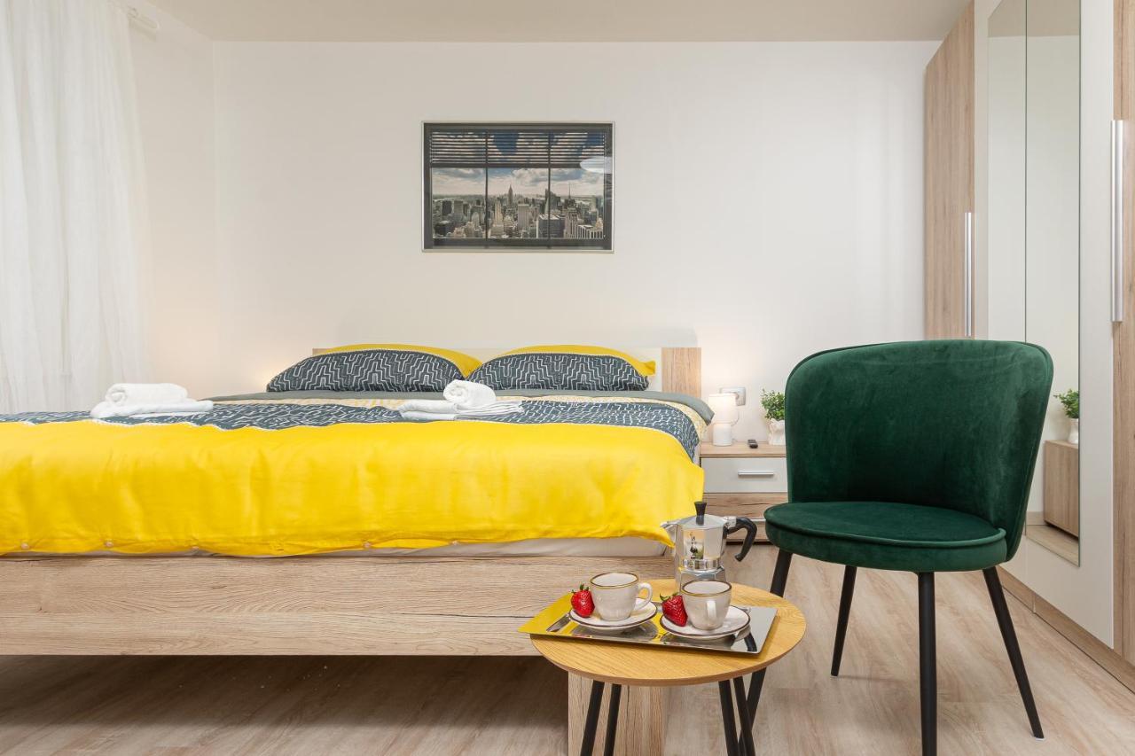Apartment Ena Near Pula Amphitheater מראה חיצוני תמונה