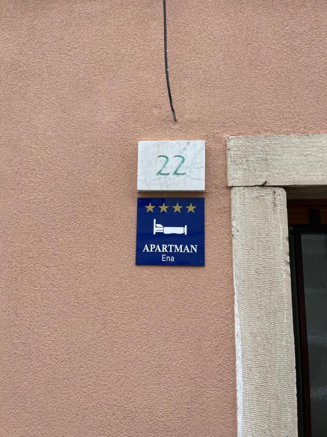 Apartment Ena Near Pula Amphitheater מראה חיצוני תמונה