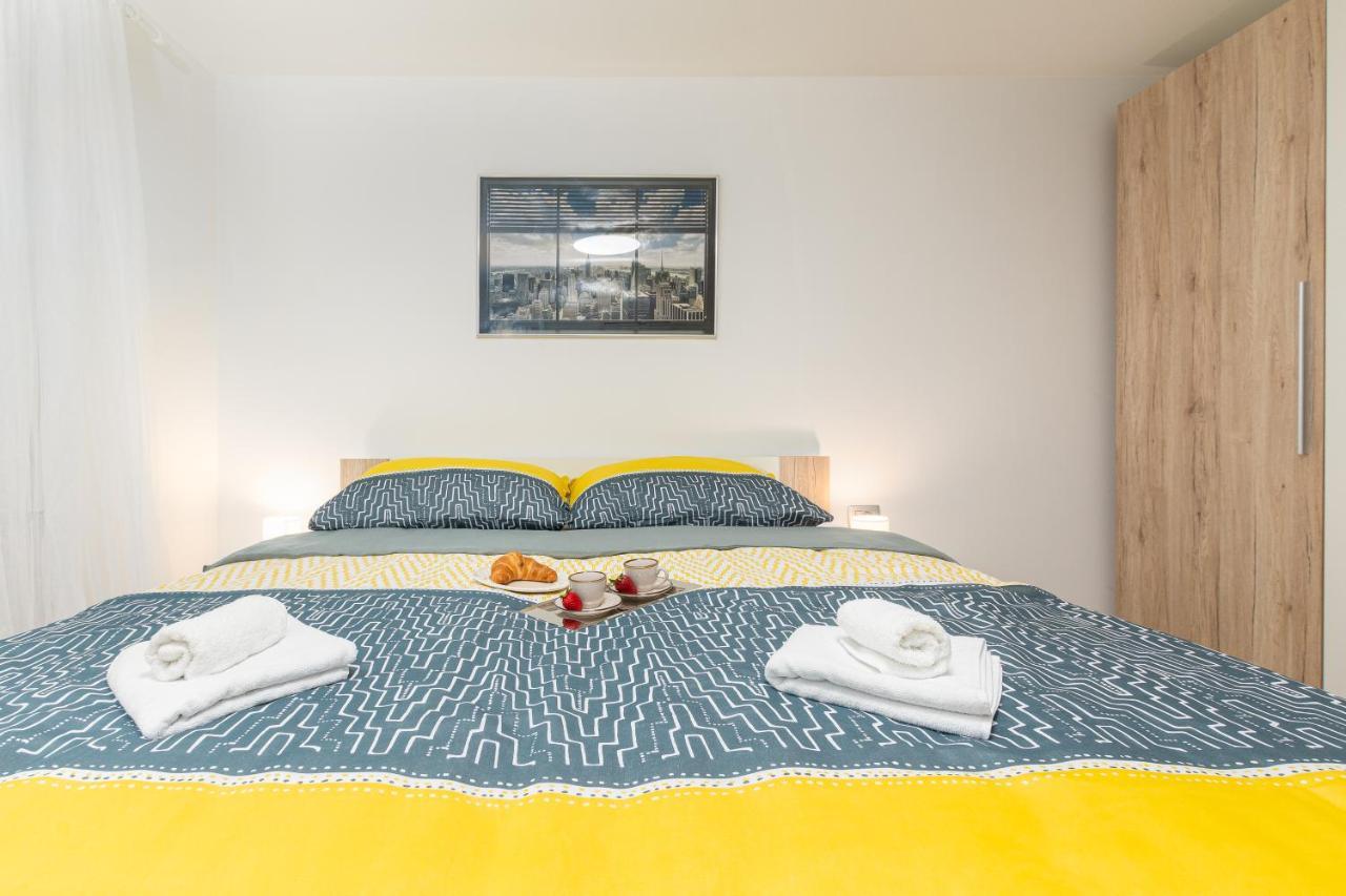 Apartment Ena Near Pula Amphitheater מראה חיצוני תמונה