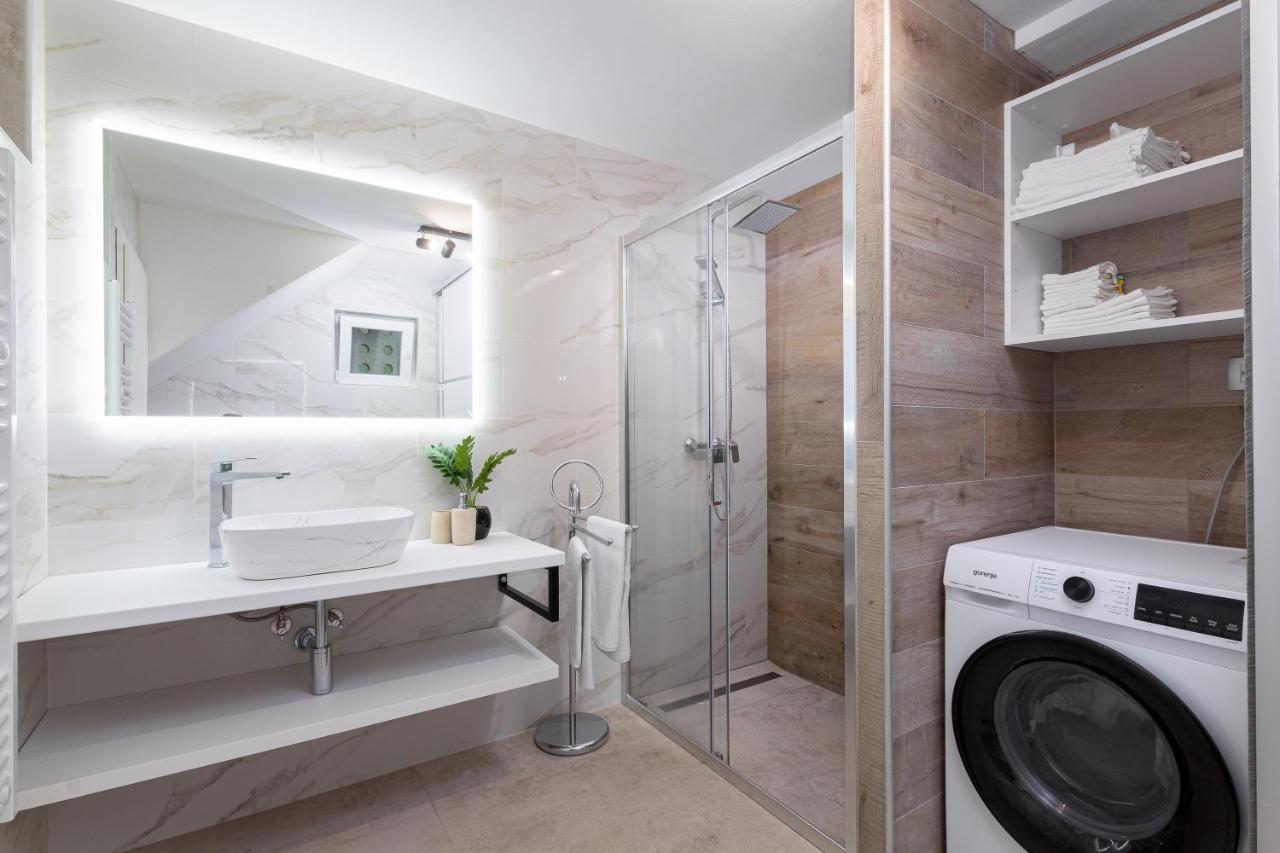 Apartment Ena Near Pula Amphitheater מראה חיצוני תמונה