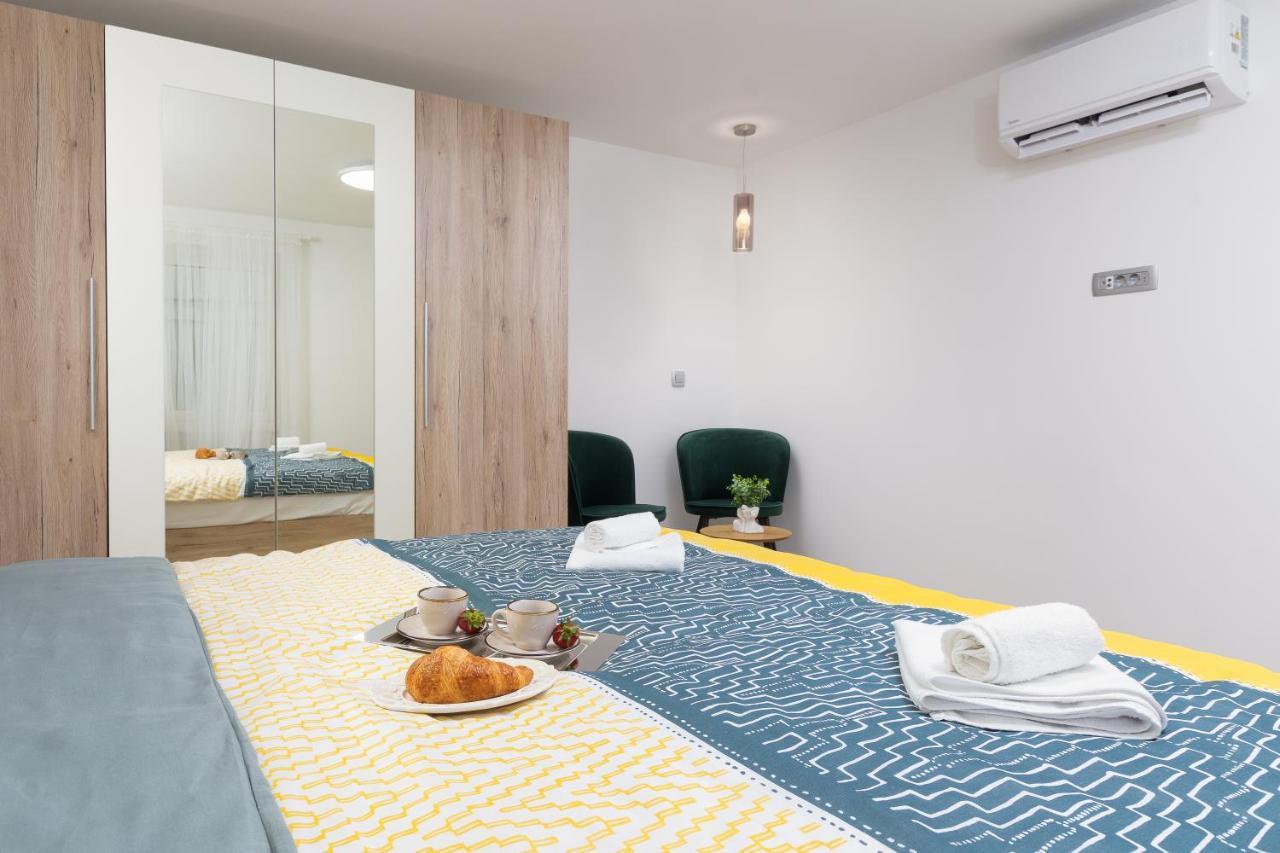 Apartment Ena Near Pula Amphitheater מראה חיצוני תמונה
