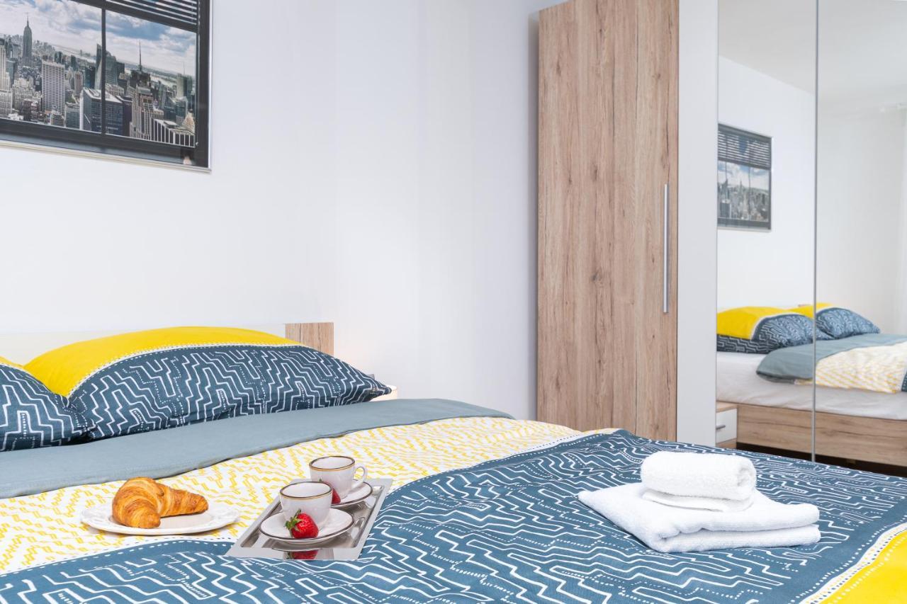 Apartment Ena Near Pula Amphitheater מראה חיצוני תמונה